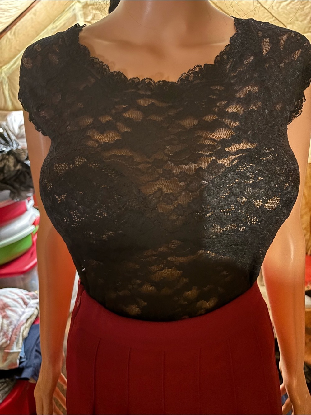 Women’s Moda International Black Lace Cap Sleeve Top Size M